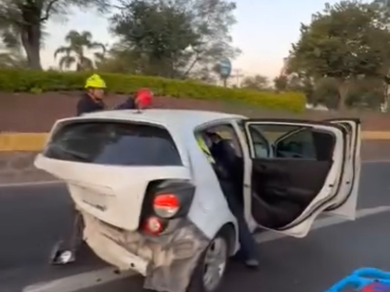 Fuerte carambola colapsa Bernardo Quintana la mañana de este miércoles