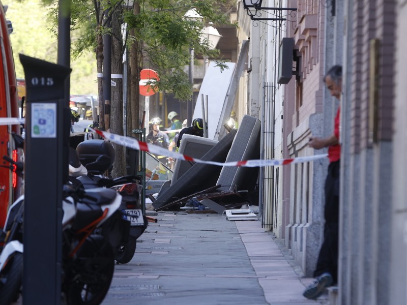 Fuerte explosión en edificio de Madrid, hay varios heridos