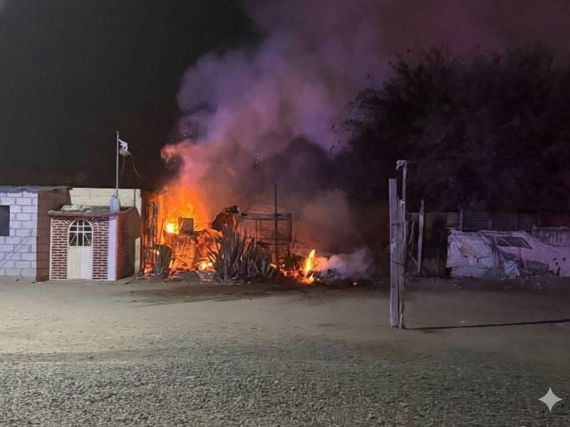 Fuerte incendio durante madrugada del domingo