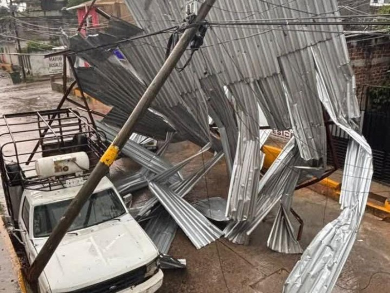 Fuerte lluvia deja severas afectaciones en Villaflores