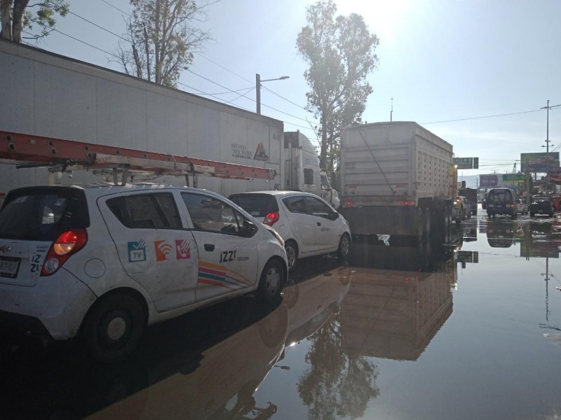 Fuerte lluvia dejó afectaciones en San Mateo Atenco