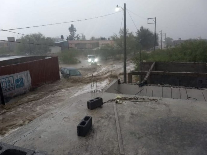 Fuerte lluvia golpea Zacatecas