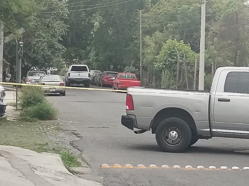 Fuerte movilización policial; se presume cateo en Santa Amalia