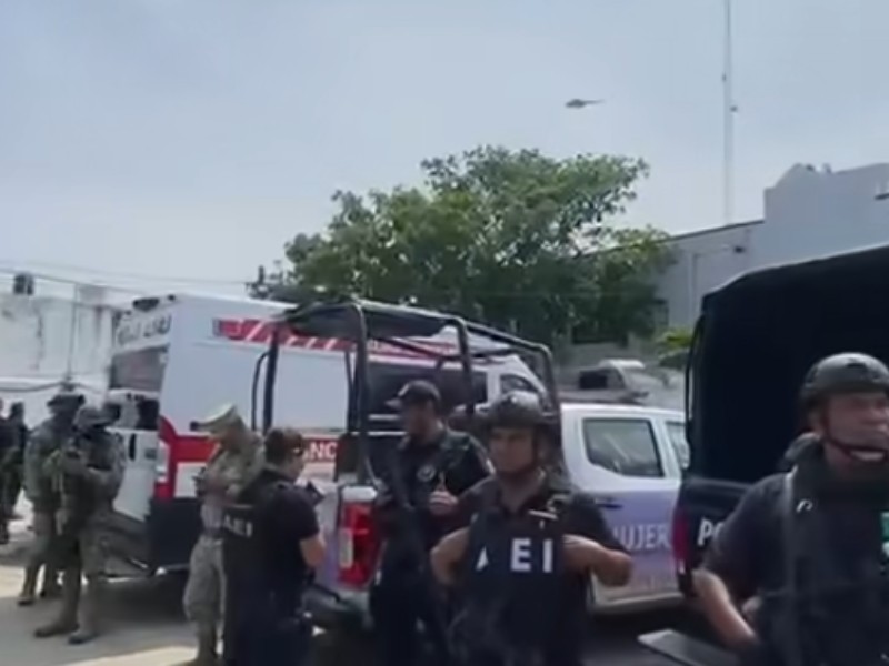 Fuerte operativo en Pinotepa: toman control de la Policía Municipal