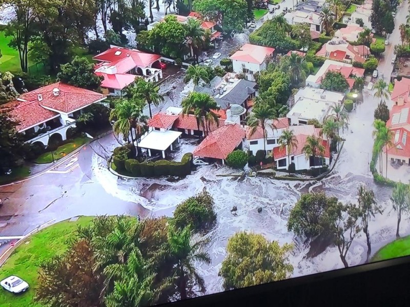 Fuertes inundaciones tras tormenta en Tlajomulco