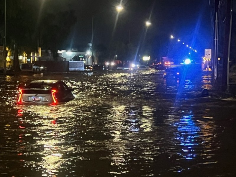 Fuertes lluvias azotan la ciudad de Tucson, Arizona