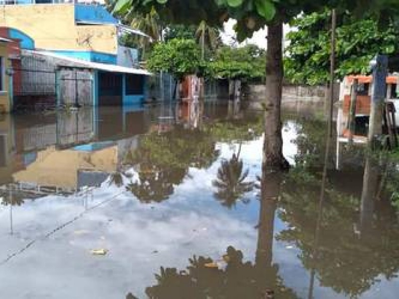 Fuertes lluvias dejan estragos en calles de Ocozocoautla