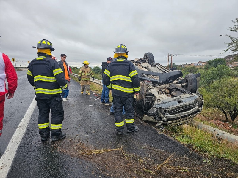 Fuertes lluvias dejan incidentes durante el fin de semana