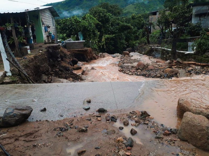 Fuertes lluvias matan a 4 personas en Tlatlaya, Edomex