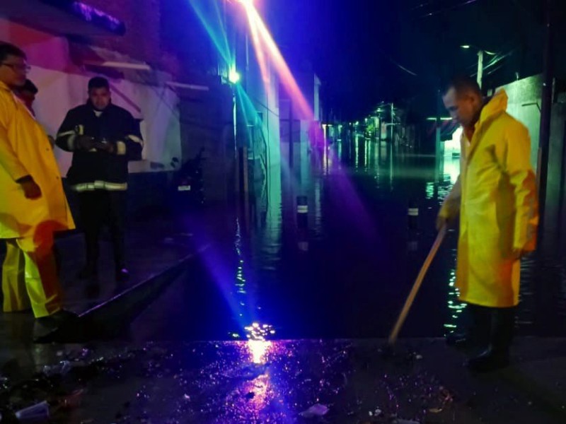 Fuertes lluvias provocan inundaciones en Ocotlán y Jamay