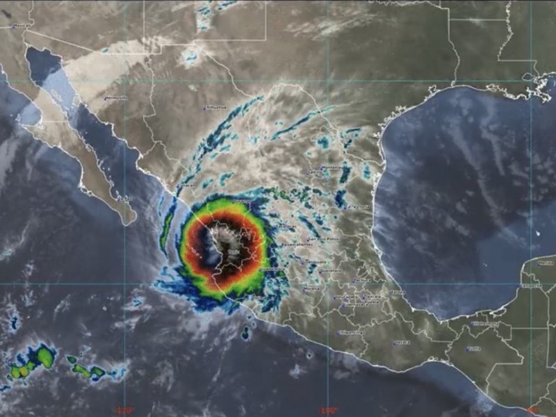 Fuertes vientos, intensas precipitaciones en costas de Jalisco y Nayarit