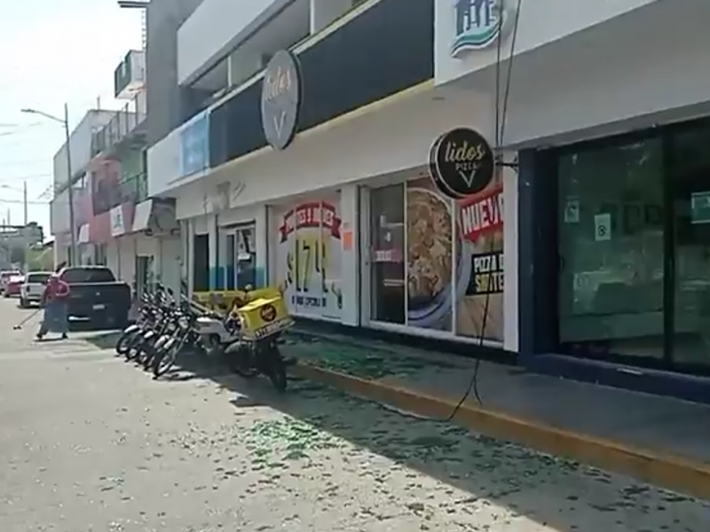 Fuertes vientos provocan primeras afectaciones en salina cruz