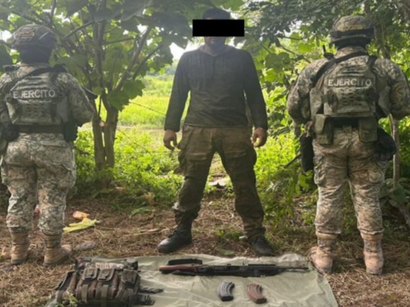 Fuerzas Federales Detiene a Hombre Armado en Escuinapa