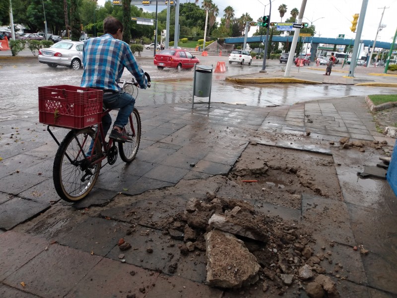 Fuga de agua anula tramo de ciclovía emergente en Boulevard