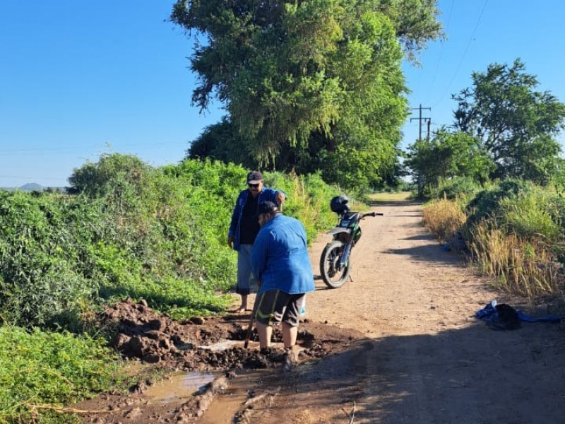 Fuga de agua deja sin suministro a comunidad de Tesia