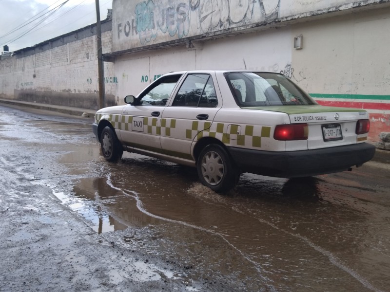 Fuga de agua en Capultitlán lleva meses sin atender
