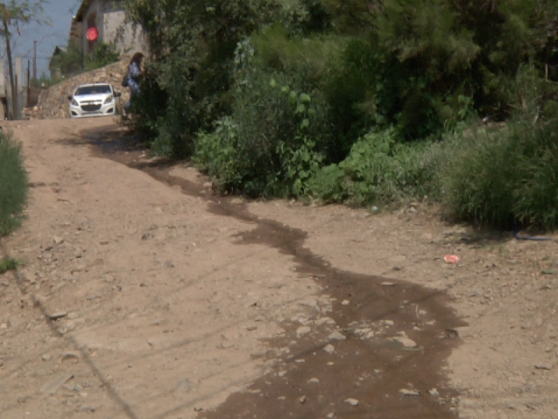 Fuga provoca desperdicio de agua durante 8 años