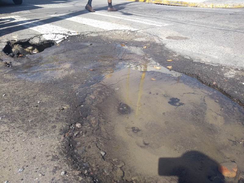 Fuga de agua potable en centro de Veracruz