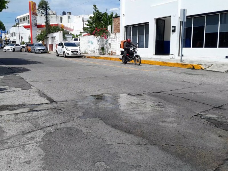 Fuga de agua potable en Nigromante suma más de tres semanas