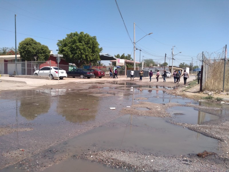 Fuga de aguas negras tiene 20 años en colonia Solidaridad