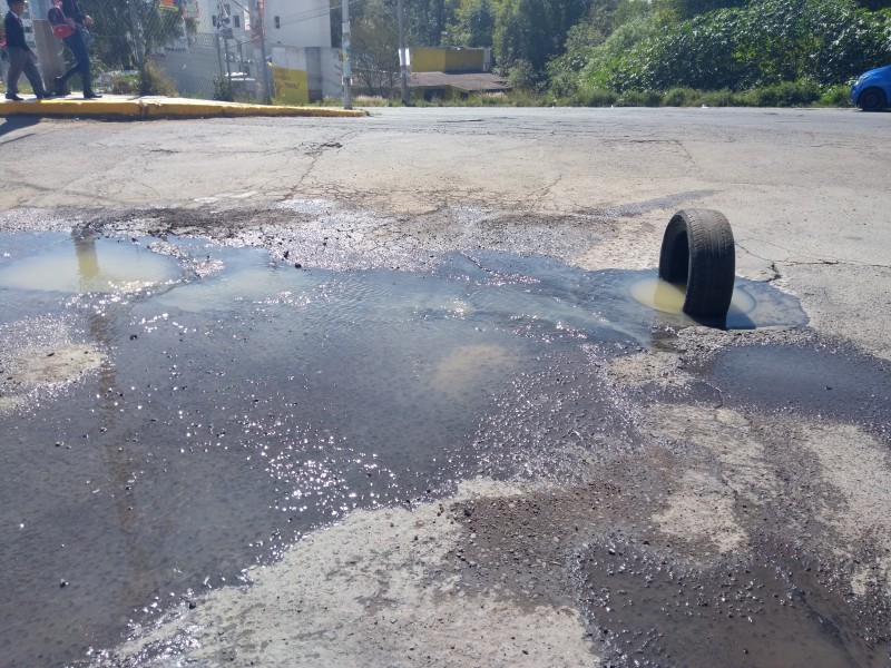 Fuga de aguas residuales en Obreros Independientes