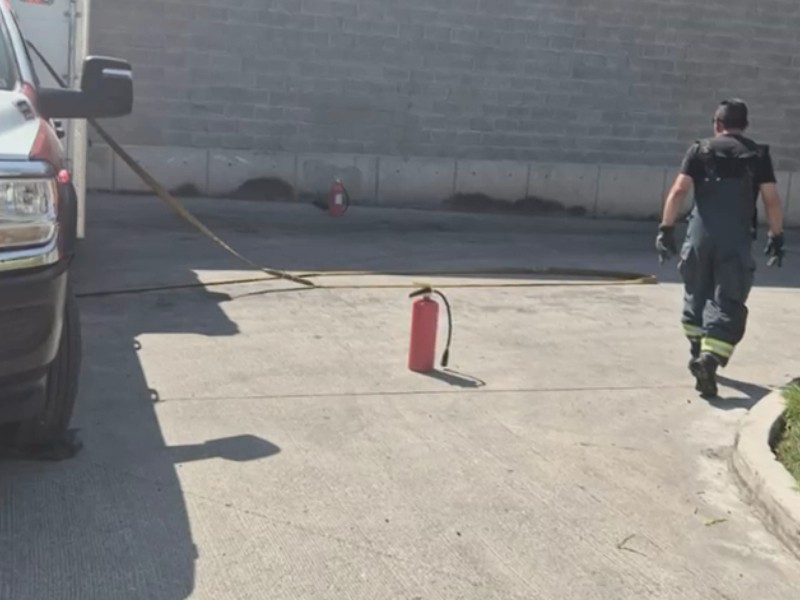 Fuga de combustible moviliza servicios de emergencia en Acolman