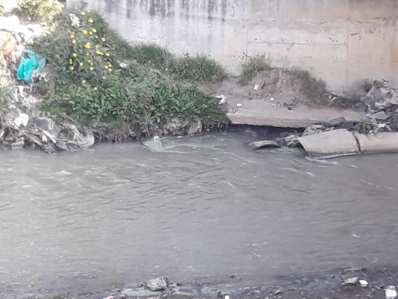 Fuga de toma clandestina en Tlalancaleca