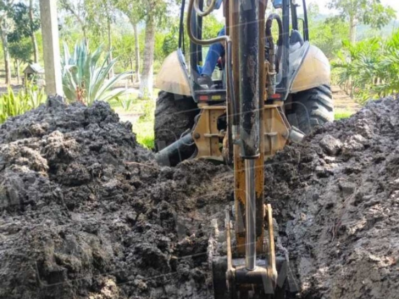 Fuga en línea de conducción; CAEV inicia reparación
