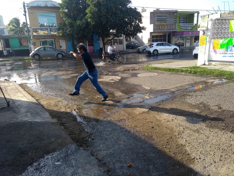 Fugas de aguas negras en Río los Olmos