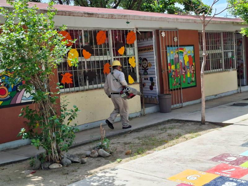Fumigan preescolares de San Blas Atempa para prevenir zancudos