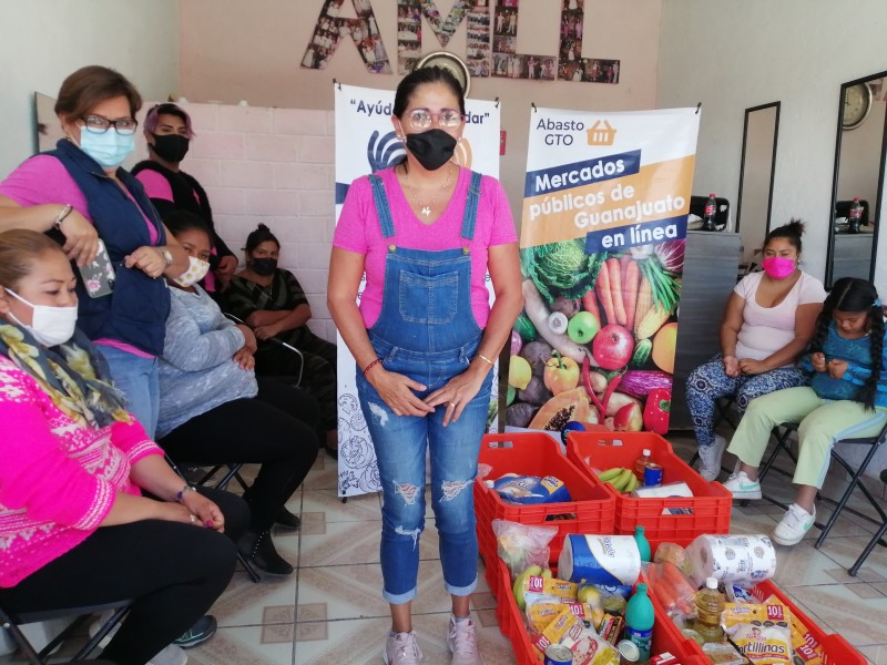 Fundación A Manos Llenas apoya a mujeres de Las Joyas