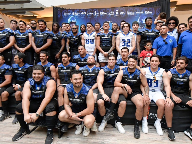 Gallos Negros presenta uniforme para la temporada 2025