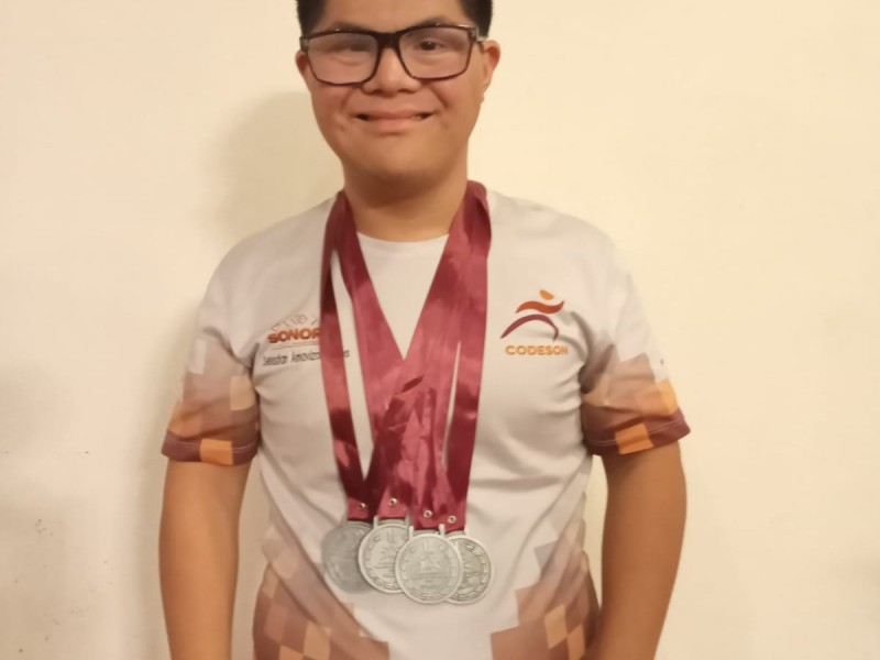 Gana alumno de Cecyte Sonora cuatro medallas de oro