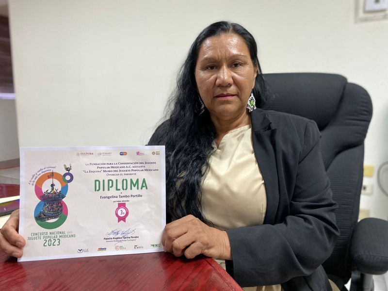 Gana premio nacional regidora étnica