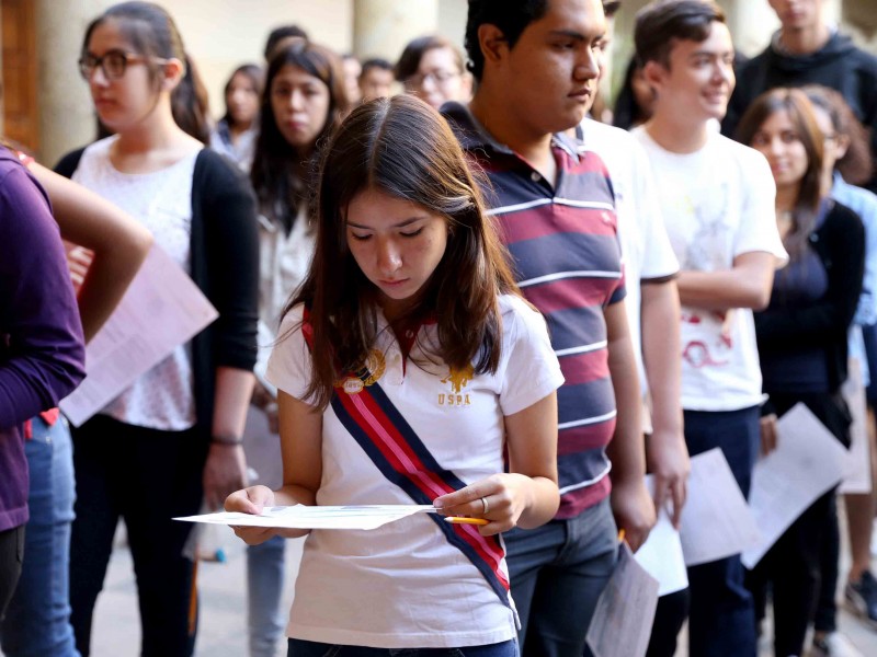 Ganan chiapanecos menos de lo que gastan