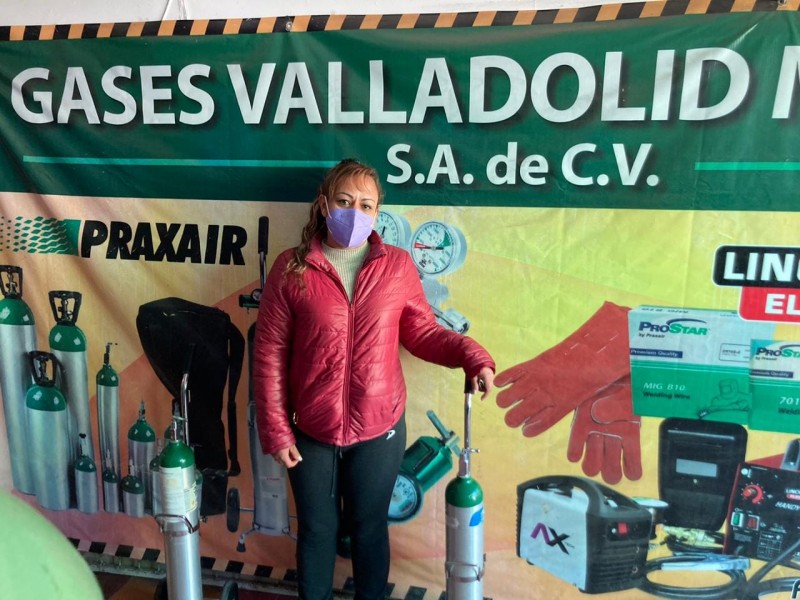 Gasera Moreliana se solidariza llenando tanques de oxígeno gratis