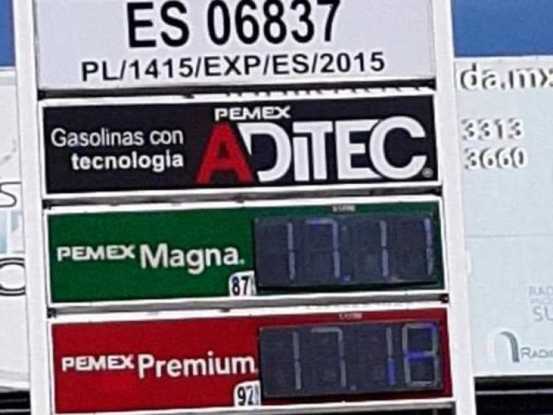 Gasolina baja a 17.11 pesos en algunos establecimientos de Zihuatanejo