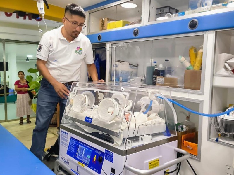 Gemelos prematuros trasladados a Oaxaca para atención médica especializada