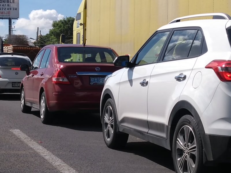 Genera caos vial accidente en la León Silao