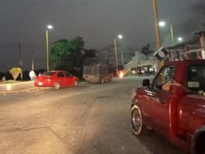 Pobladores de Juárez incendian ayuntamiento por desacuerdos con alcalde