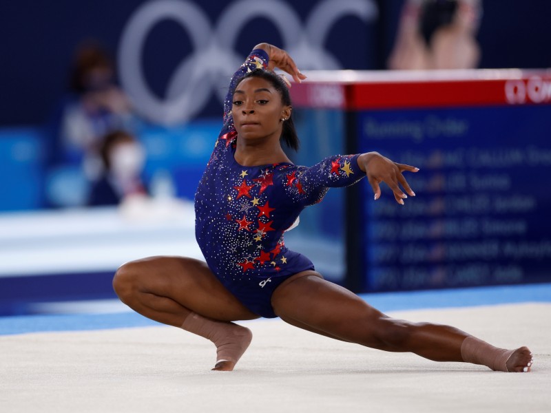 Gimnasta Simone Biles reaparece en competencias tras ausentarse dos años