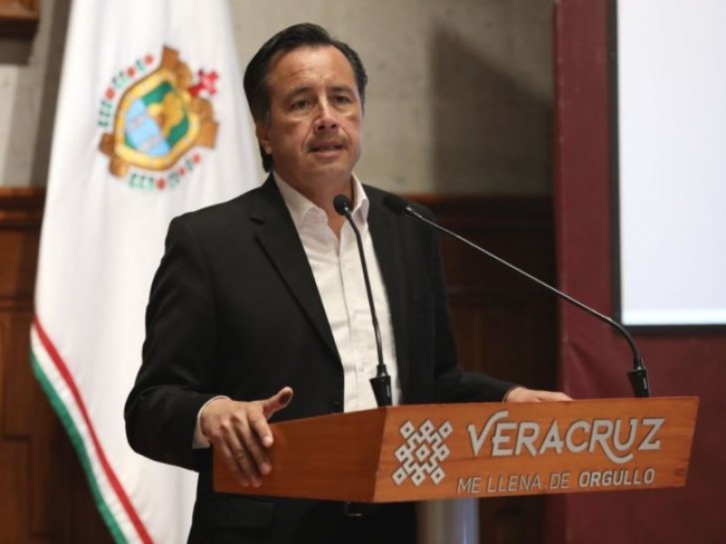 Gobernador de Veracruz arremete contra el INE por Consulta Popular