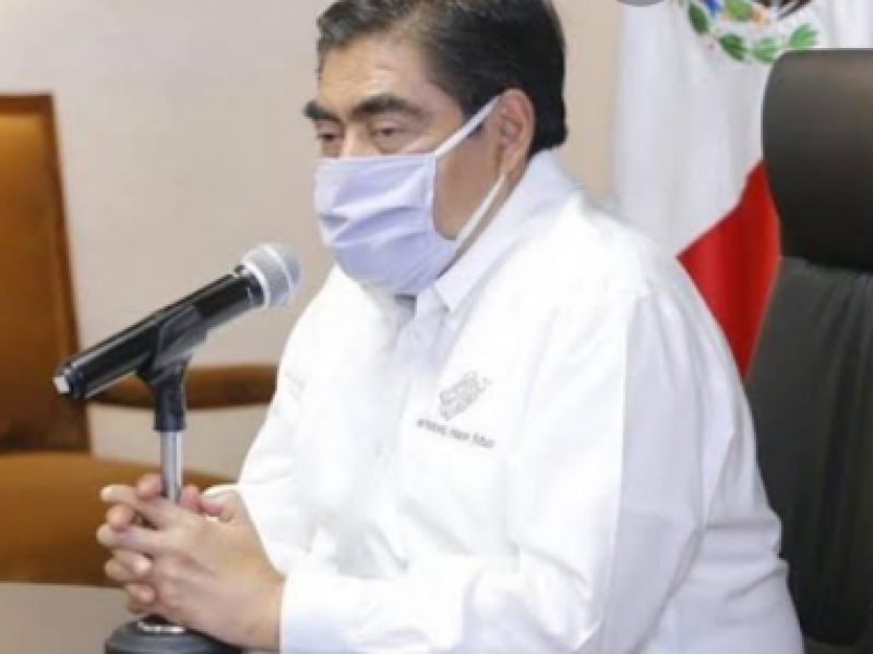 Gobernador menciona que no desafía a las autoridades