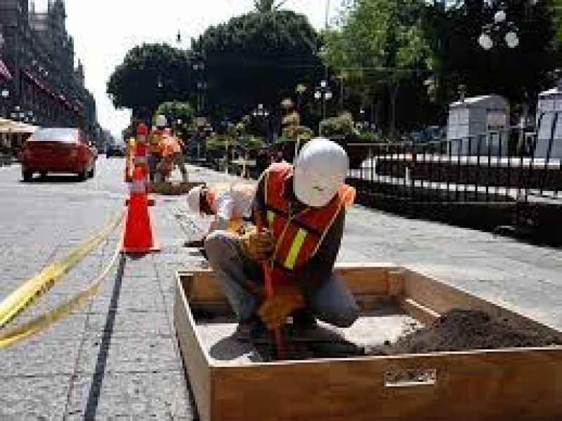 Gobernador pide a INAH intervenir en obras del zócalo