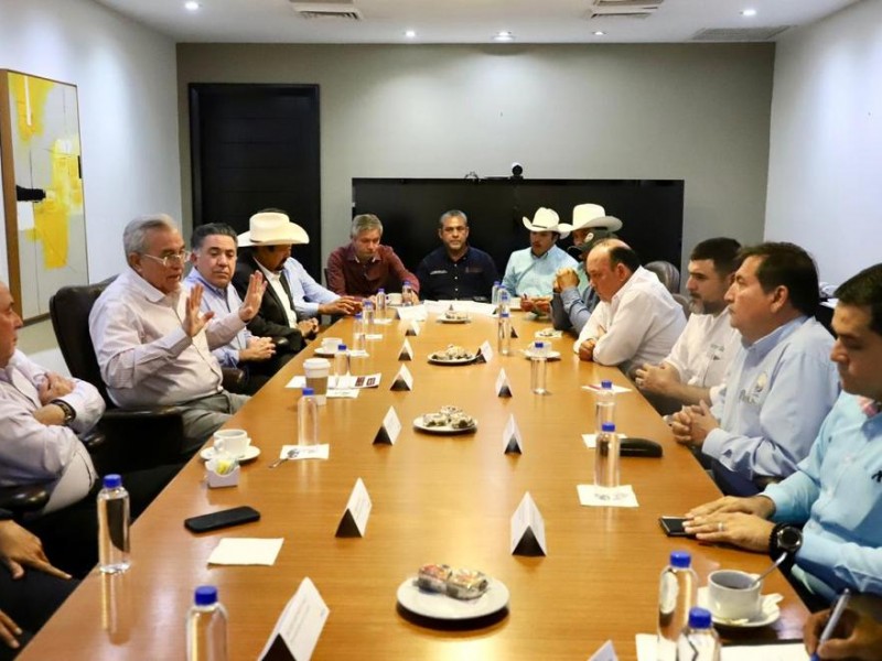 Gobernador Rocha y director de Segalmex se reunen con productores