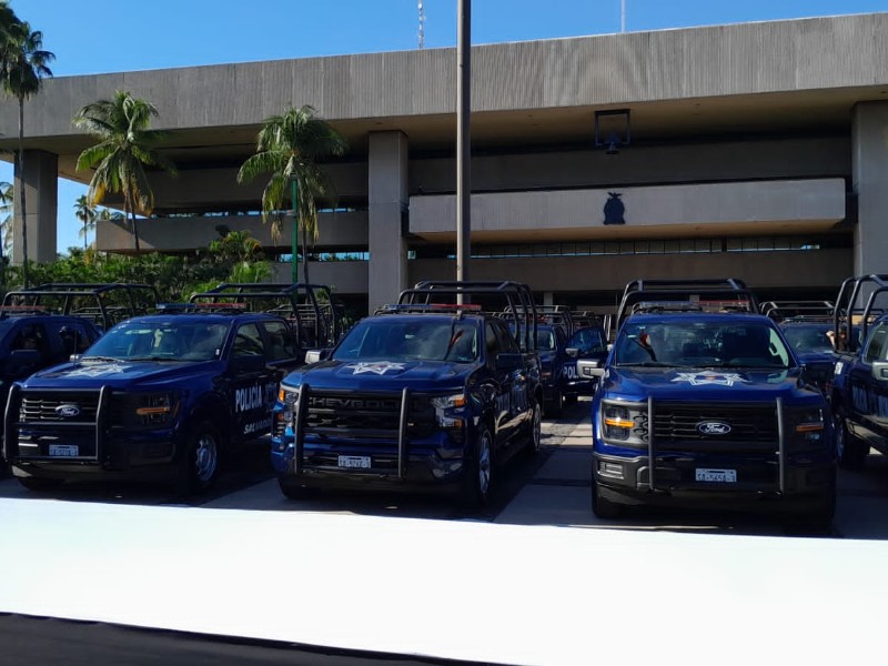 Entregan 80 patrullas para reforzar seguridad en Sinaloa
