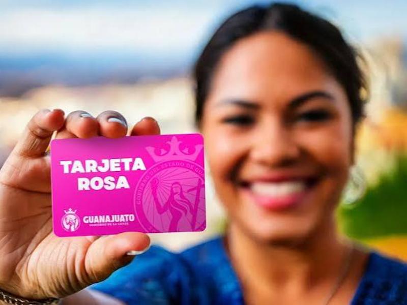 Gobernadora analiza presupuesto para definir continuidad y apoyos de la tarjeta rosa
