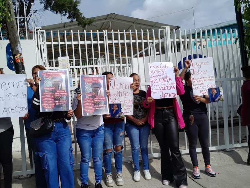Gobernadora brinda apoyo a víctimas de presunto abuso sexual en preescolar