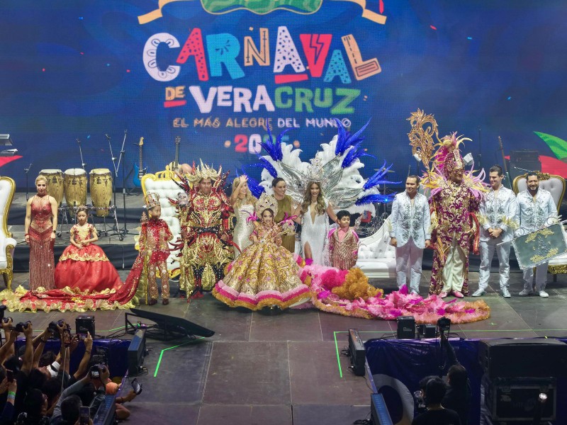 Gobernadora de Veracruz corona a la reina del Carnaval