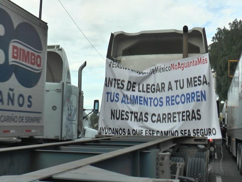 Gobernadora gestiona solución a bloqueos carreteros y pide regularizar el suministro